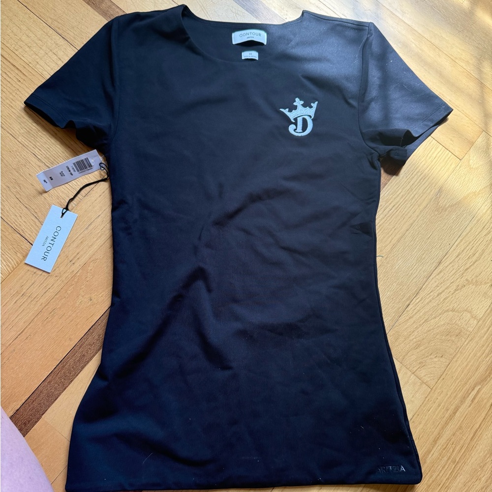 NWT DraftKings Contour Aritzia Black Top with White Crown